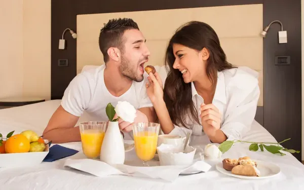  سکس در ماه رمضان + حکم رابطه جنسی در شب شهادت + گرسنه شدن بعد از ارگاسم