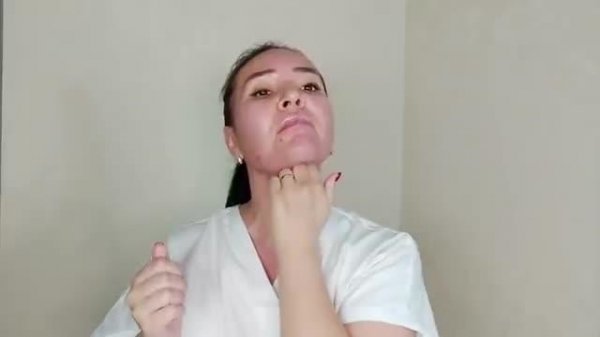  اگر بعد از ساکشن غبغب ماساژ ندیم چی میشه+آیا ساکشن غبغب درد دارد+آیا ساکشن غبغب نیاز به بیهوشی دارد+آیا غبغب با ورزش از بین می‌رود