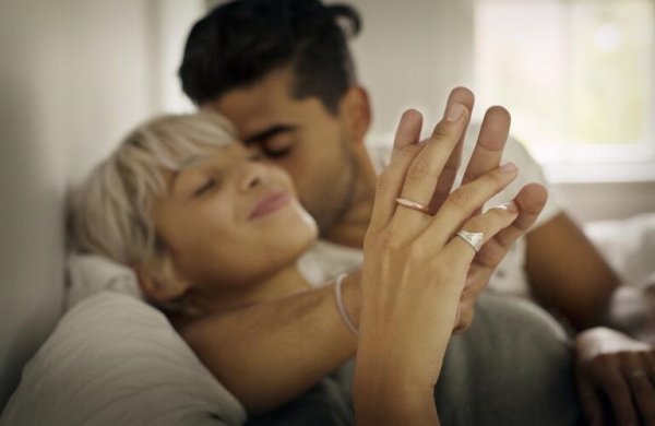 آیا اچ پی وی HPV از طریق بوسه منتقل می شود؟